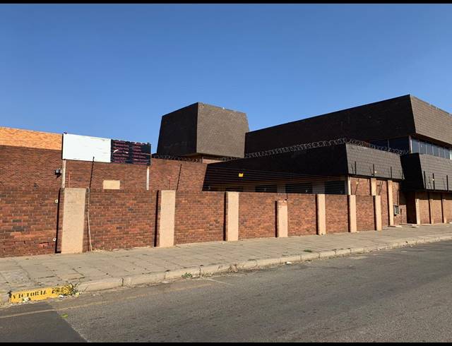 10,000M² WAREHOUSE FOR SALE IN BRAKPAN CENTRAL